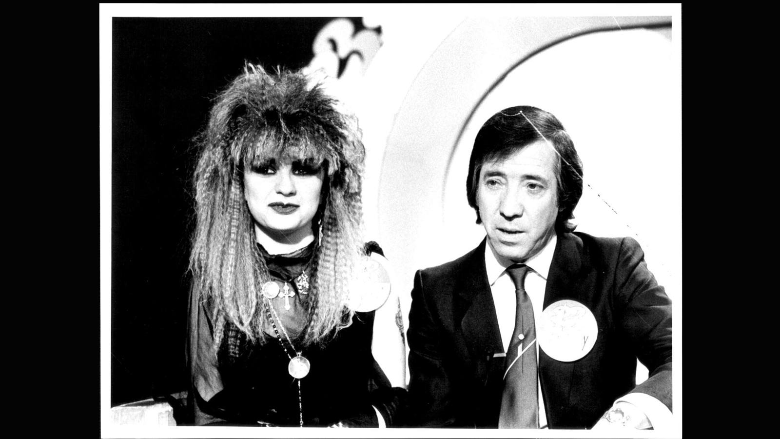 Una imagen impagable de Alaska con El Fary